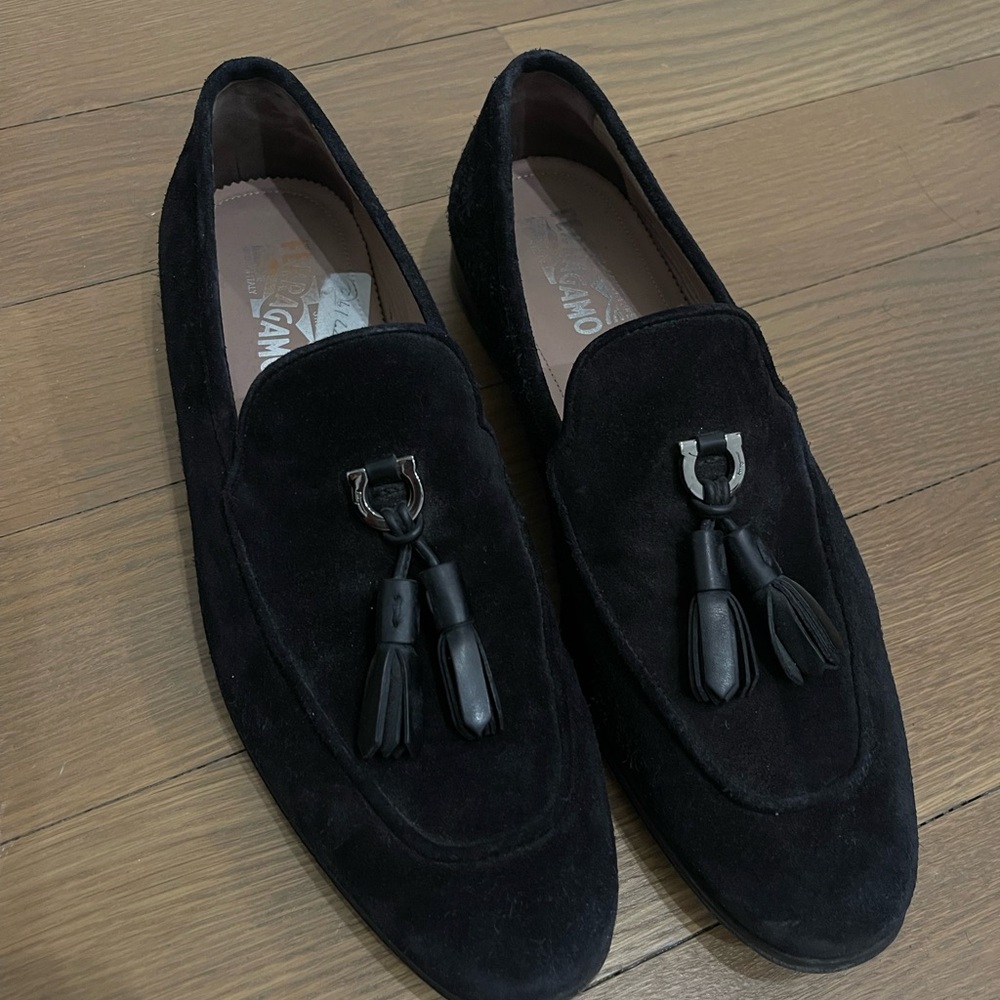 Feragammo men’s suede black loafer with tassels